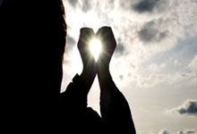 爱游戏:西超杯皇马3比0马洛卡进决赛,国家德比成期待,皇马占优.